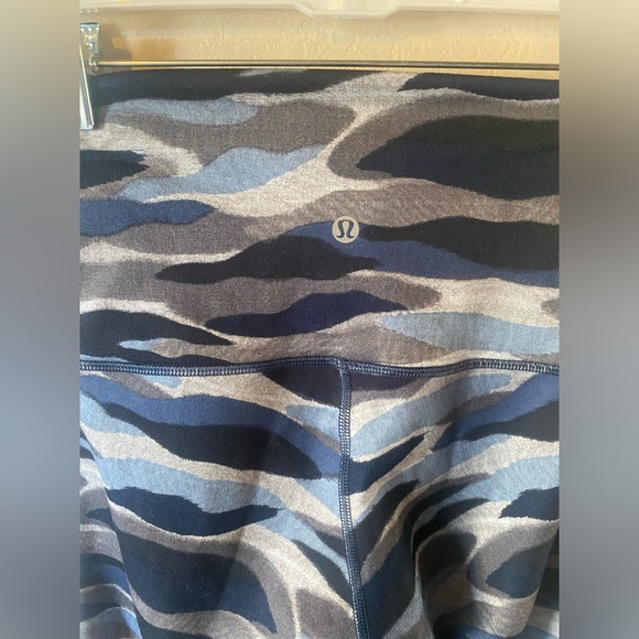 Lululemon wunder under high rise special edition camo tech size 4 - Picture 4 of 6